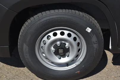 Car image 30