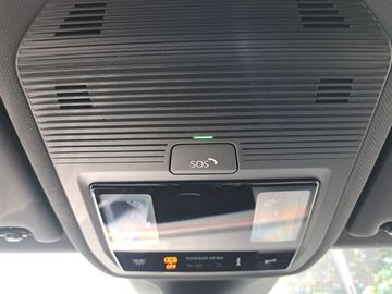 Car image 27