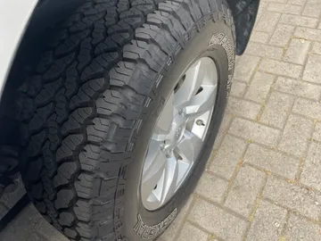 Car image 29
