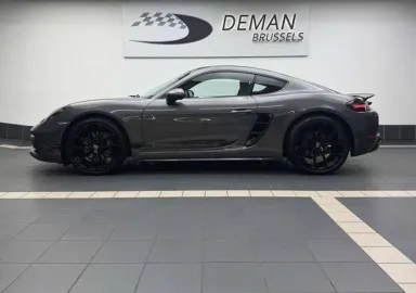 Car image 5