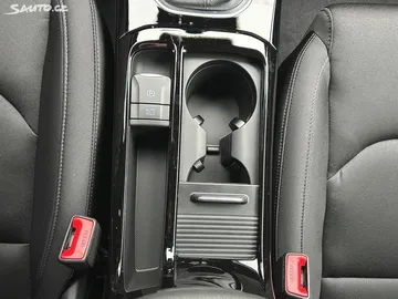 Car image 32