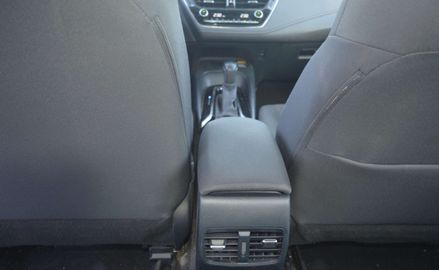 Car image 37