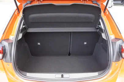 Car image 25