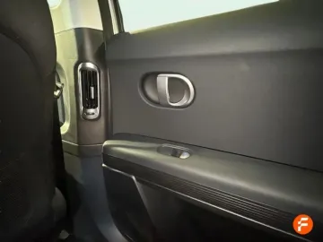 Car image 29