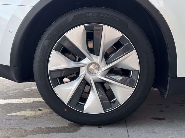 Tesla Model Y Long Range AWD 378 kW image number 30