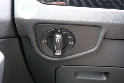 Car image 33