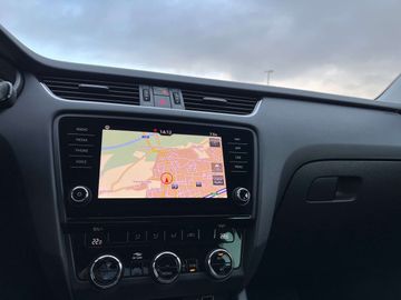 Car image 23