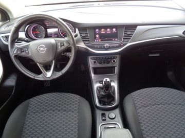 Car image 11