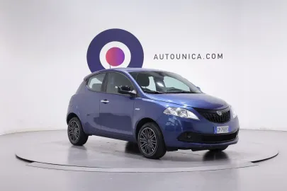 Car image 2