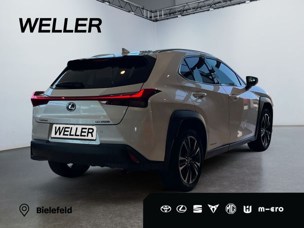 Lexus UX 250h 135 kW image number 18