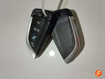 Car image 30
