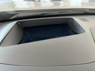 Car image 33