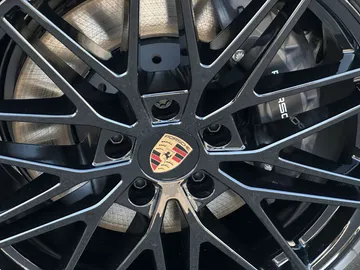 Car image 28
