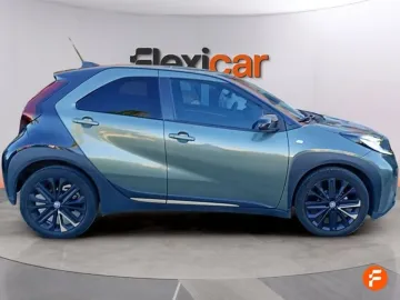 Car image 3