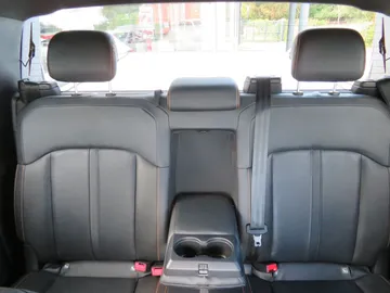Car image 46