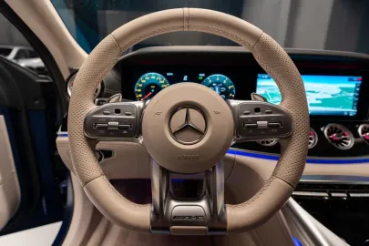 Car image 40