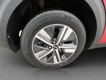 Car image 32