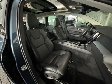 Car image 35