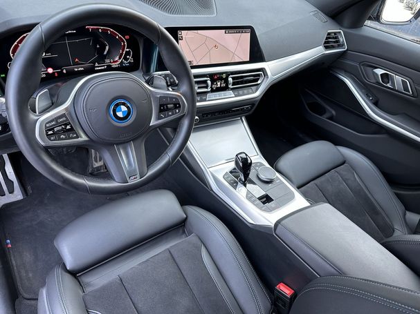 BMW 330 Touring xDrive 185 kW image number 10