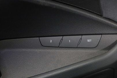 Car image 38