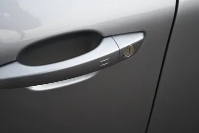 Car image 36
