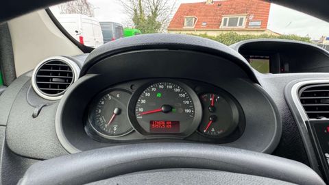 Car image 23