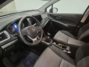 Car image 10