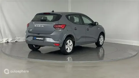 Car image 5