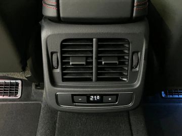 Car image 32