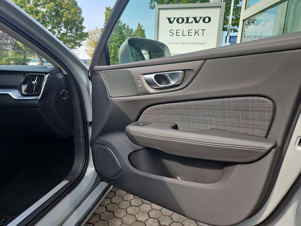 Volvo V60 B4 145 kW image number 11