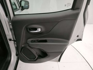 Car image 36