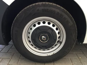 Car image 38