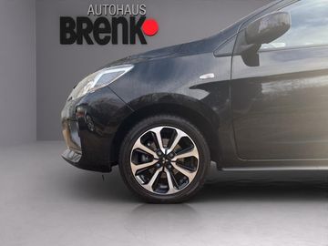 Car image 19