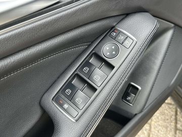 Car image 36