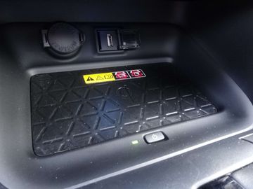 Car image 36