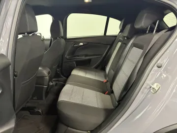 Car image 33