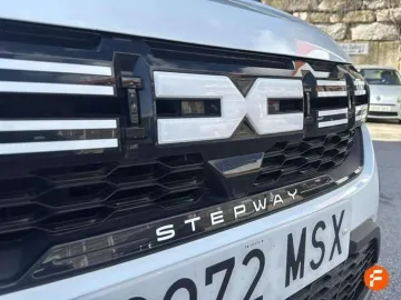 Car image 27