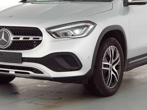 Mercedes-Benz GLA 180 100 kW image number 4