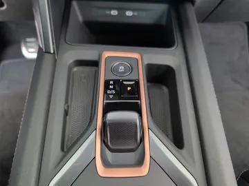 Car image 43