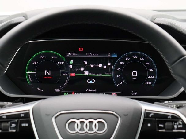 Audi Q8 50 quattro e-tron 95 kWh 250 kW image number 9