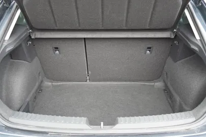 Car image 34