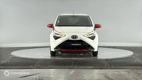 Car image 3