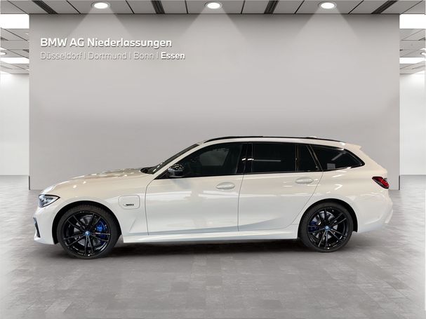 BMW 330 e Touring M Sport 215 kW image number 5