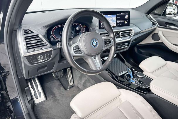 BMW iX3 M Sport 210 kW image number 4