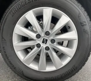 Car image 35