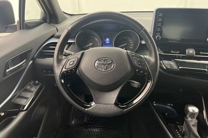 Car image 14