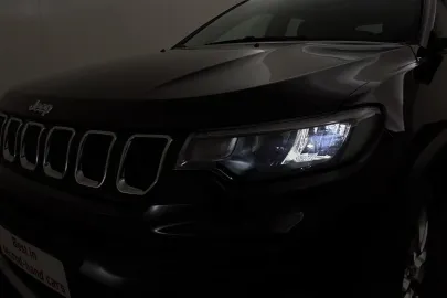 Car image 29