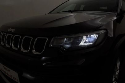 Car image 29