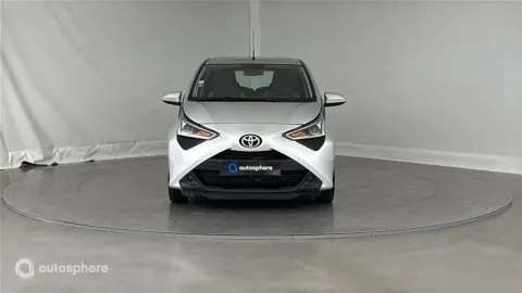 Car image 3