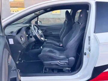 Car image 28